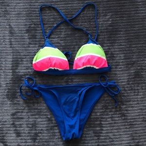 Abercrombie & Fitch Triangle Bikini Set